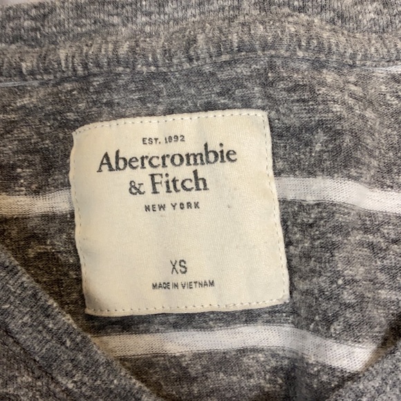 Abercrombie long sleeve - Picture 2 of 2